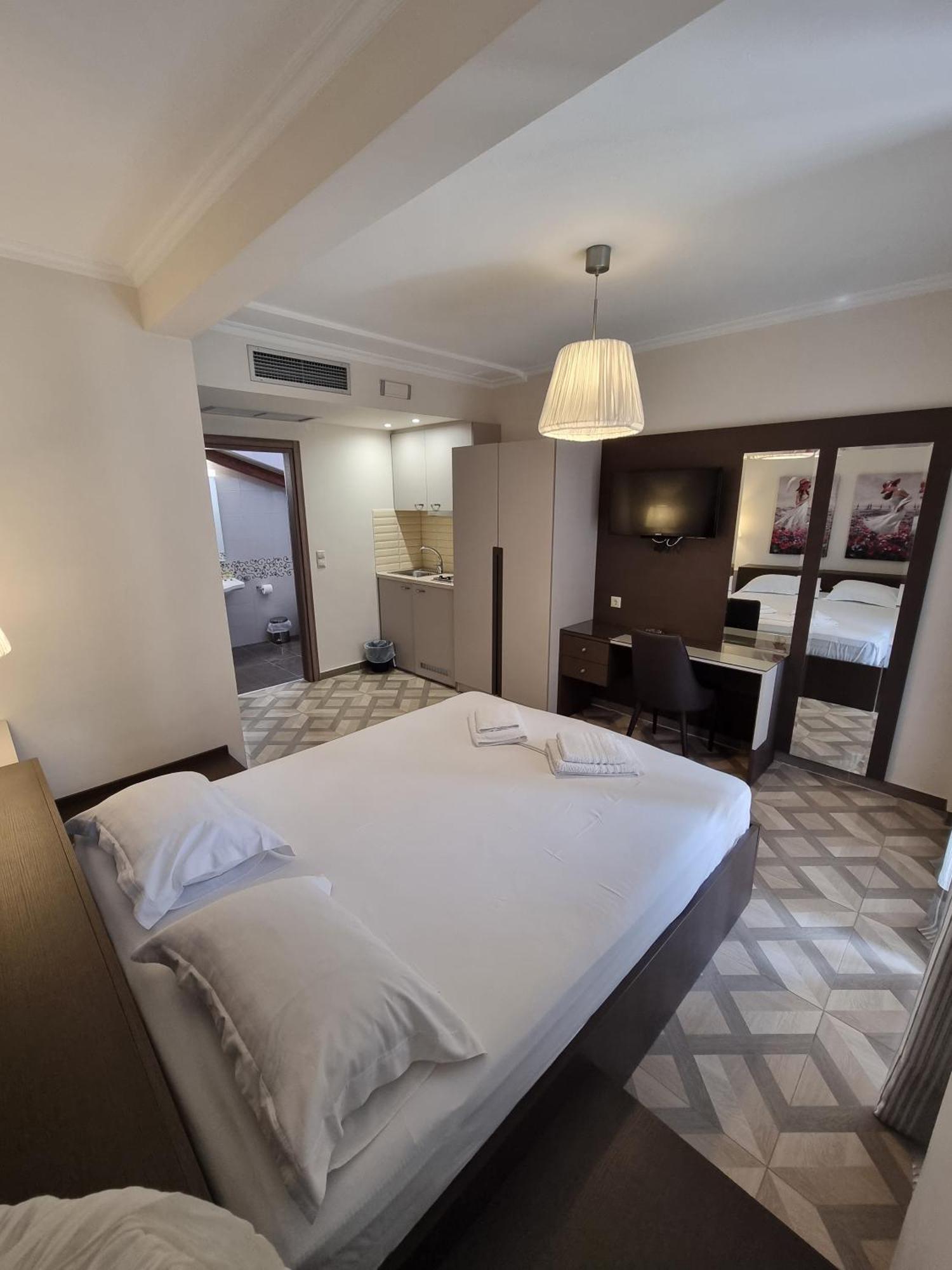 Sissy'S Boutique Apartments Paralia Katerinis Bagian luar foto